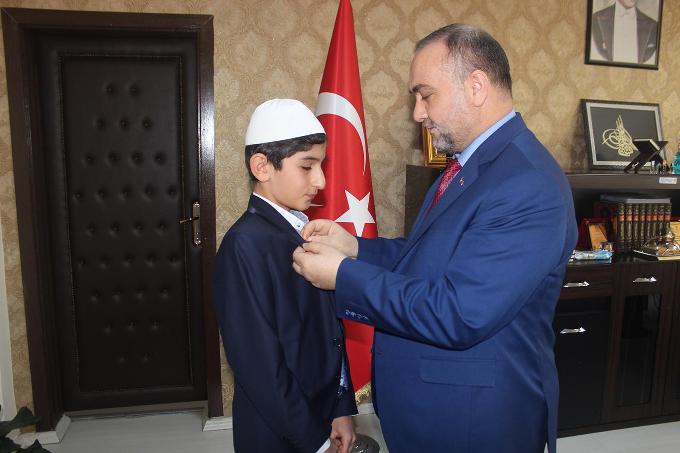 Adıyaman İl Müftüsü Mehmet Taşçı: Hafızlar yürüyen Kur'andır Adıyaman İl Müftüsü Mehmet Taşçı: Hafızlar yürüyen Kur'andır